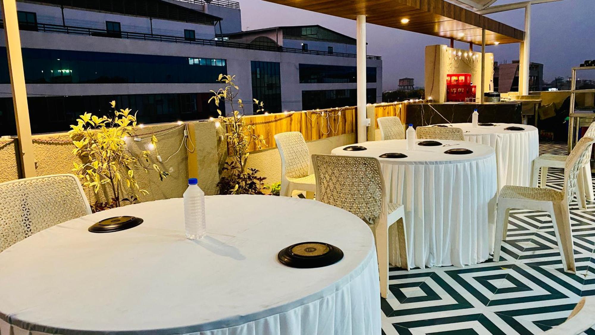 Hotel Aranyasutra Inaya, Indaur Exteriér fotografie