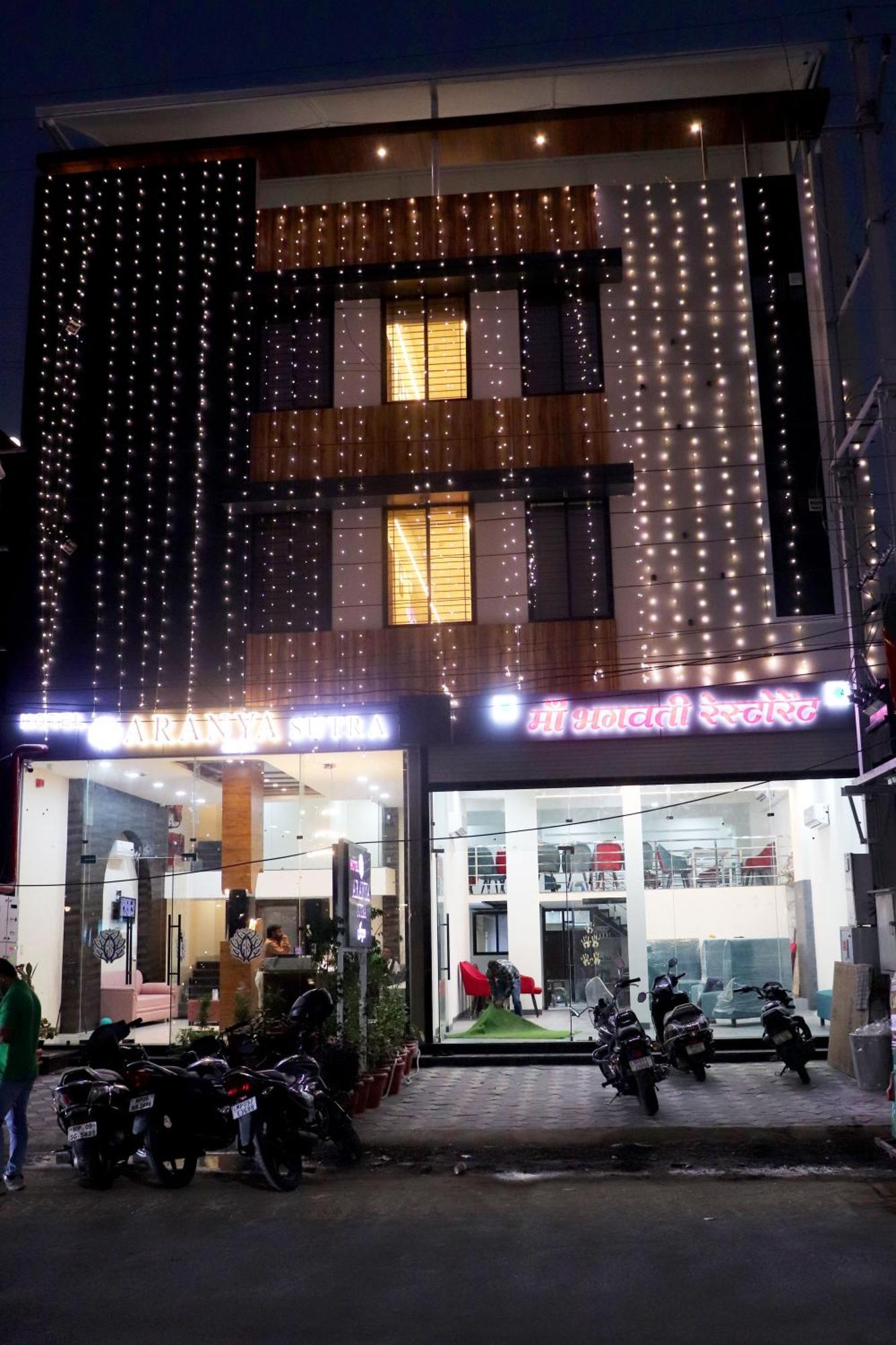 Hotel Aranyasutra Inaya, Indaur Exteriér fotografie